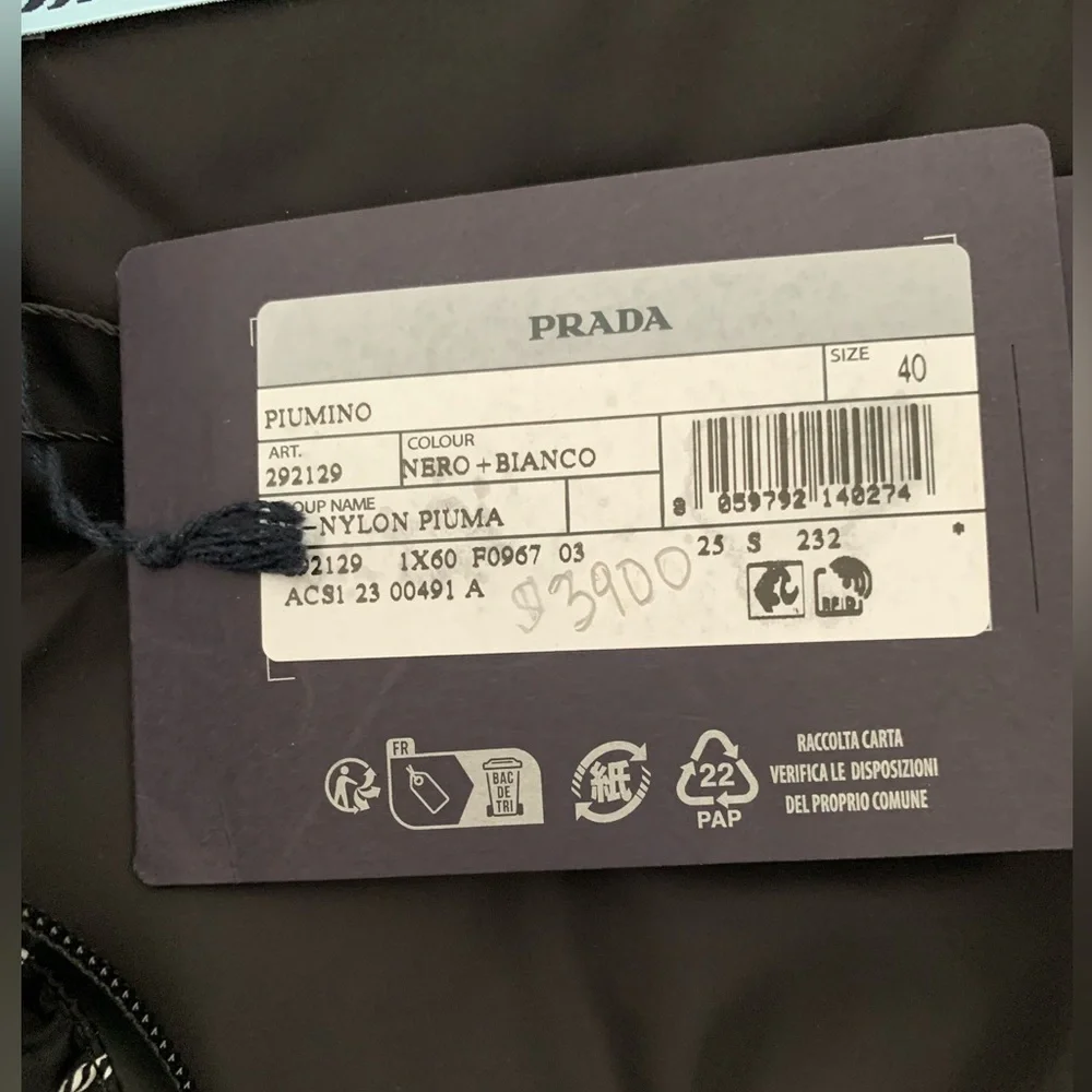 RRP$4,000 Prada Re-Nylon down puffer logo jacket in black NWT - Picture 9 of 13